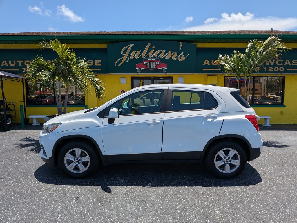 Chevrolet Trax Vehicle Full-screen Gallery Image 02