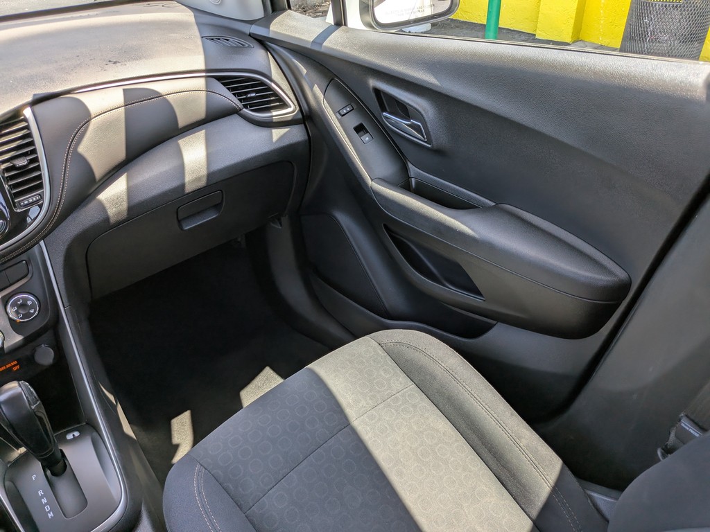 Chevrolet Trax Vehicle Full-screen Gallery Image 13