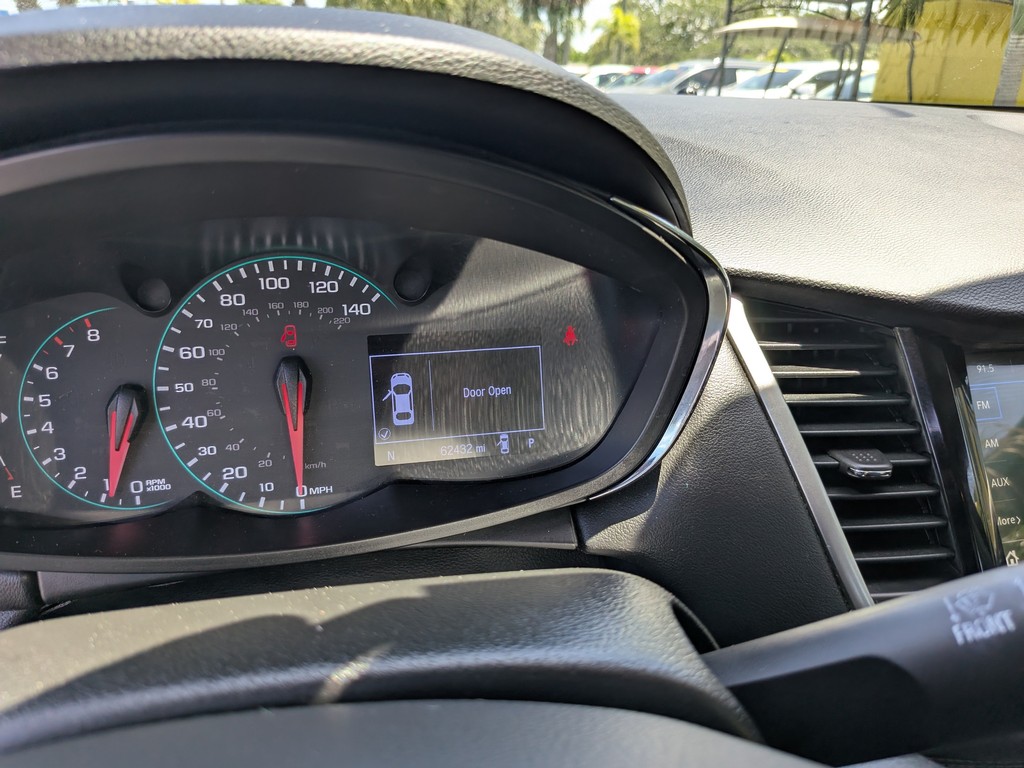Chevrolet Trax Vehicle Full-screen Gallery Image 28