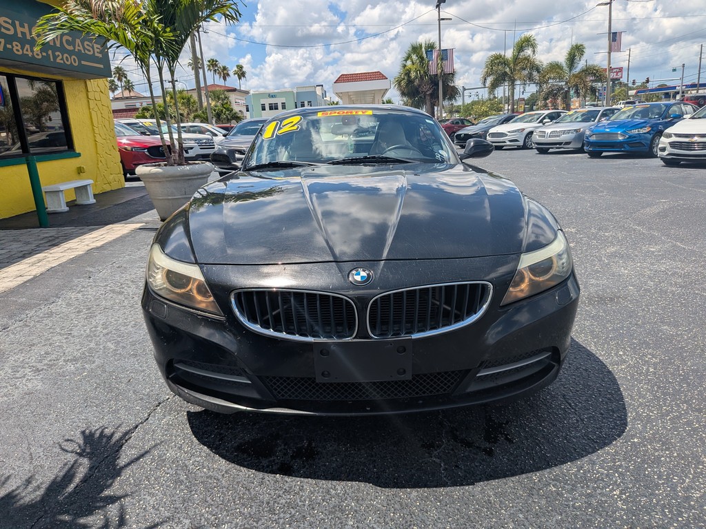 BMW Z4 Vehicle Full-screen Gallery Image 05