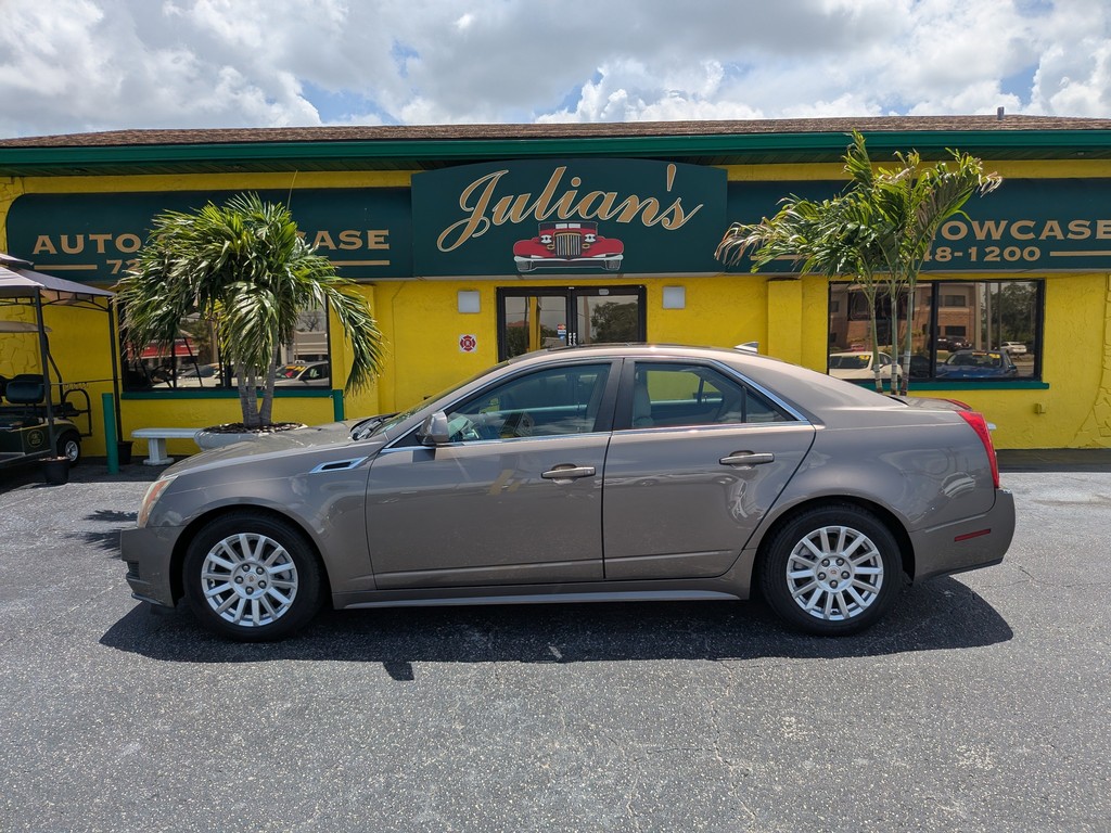 Cadillac CTS Sedan Vehicle Full-screen Gallery Image 02