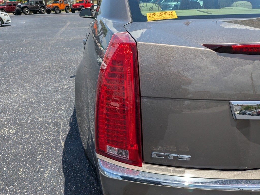 Cadillac CTS Sedan Vehicle Full-screen Gallery Image 08
