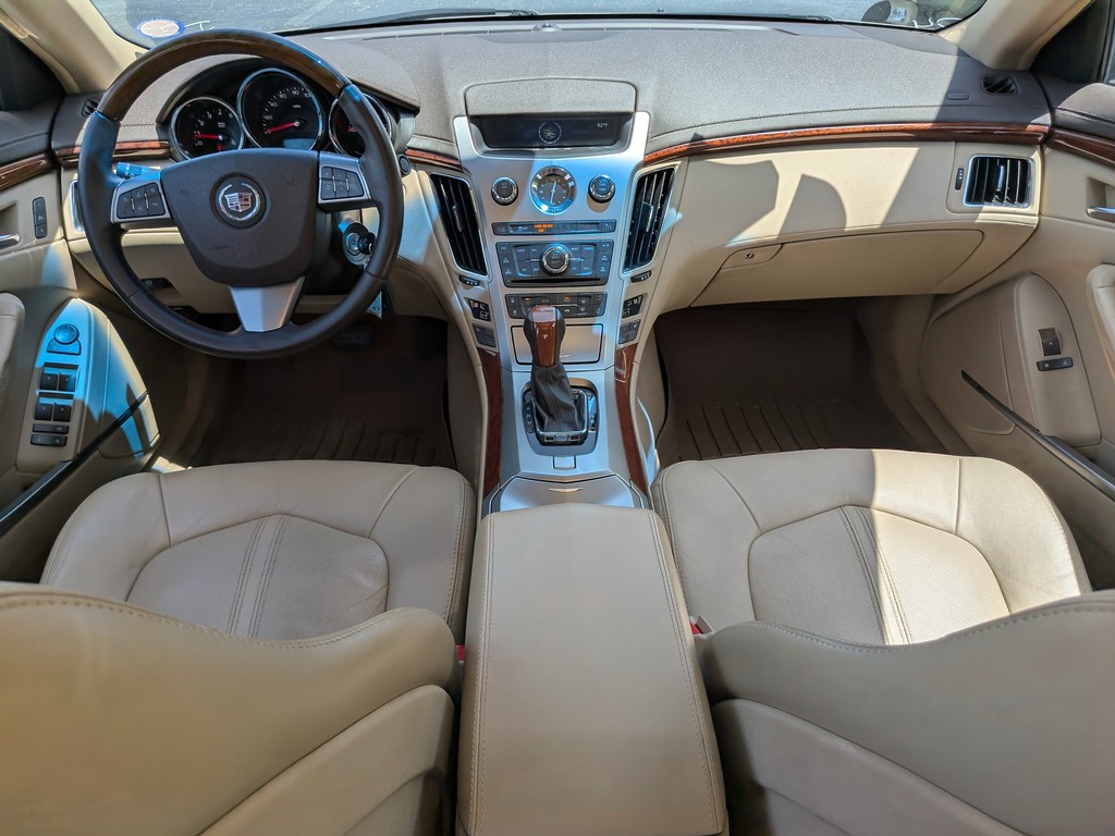 Cadillac CTS Sedan Vehicle Full-screen Gallery Image 10