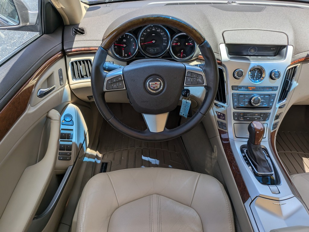 Cadillac CTS Sedan Vehicle Full-screen Gallery Image 11