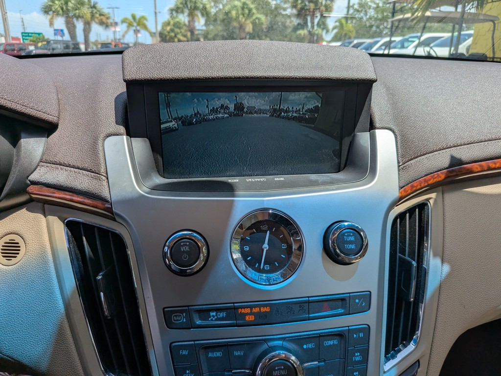 Cadillac CTS Sedan Vehicle Full-screen Gallery Image 20