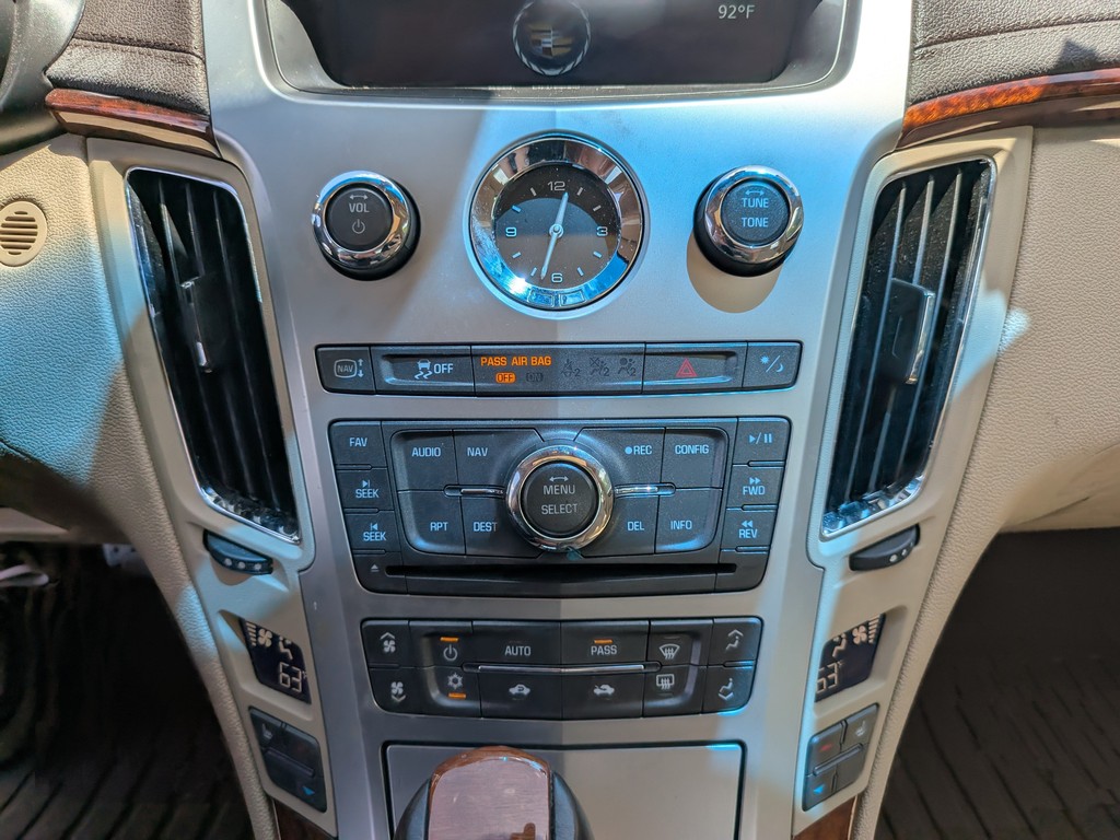 Cadillac CTS Sedan Vehicle Full-screen Gallery Image 21