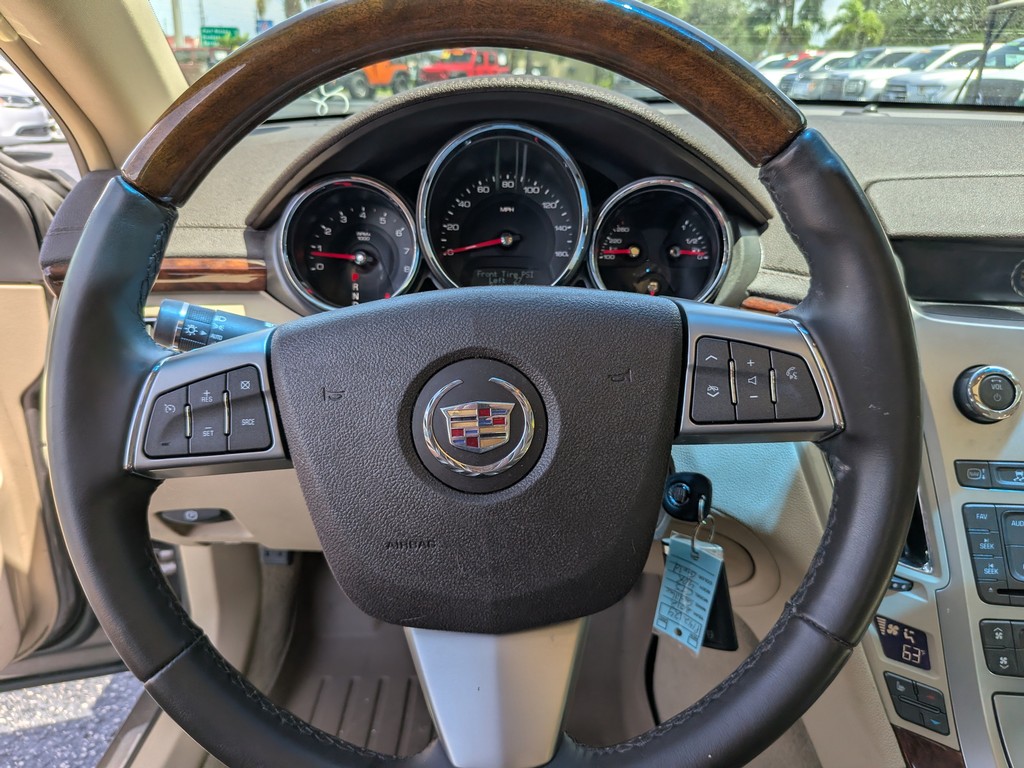 Cadillac CTS Sedan Vehicle Full-screen Gallery Image 24