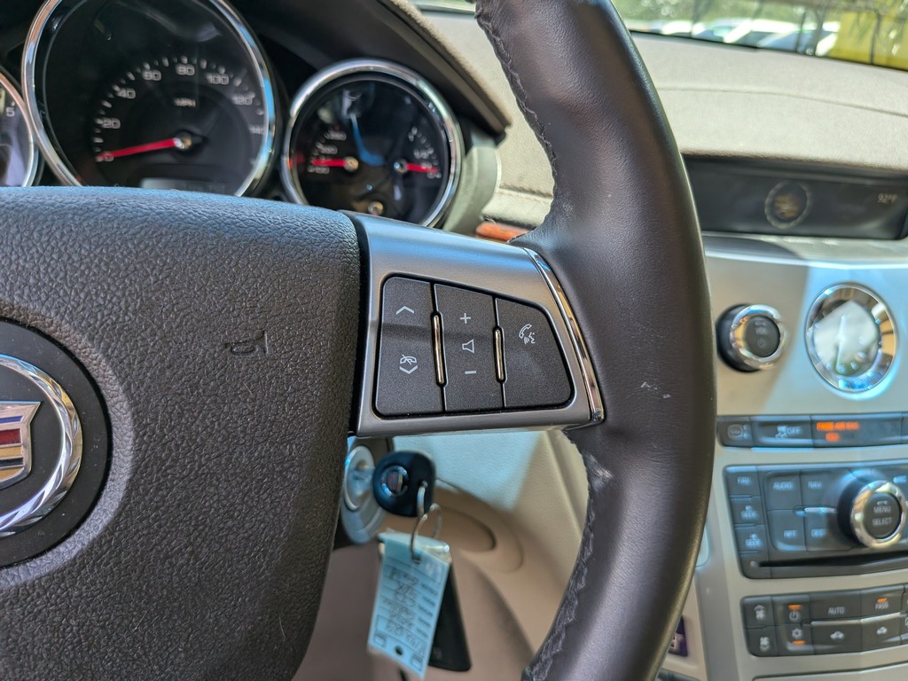 Cadillac CTS Sedan Vehicle Full-screen Gallery Image 26