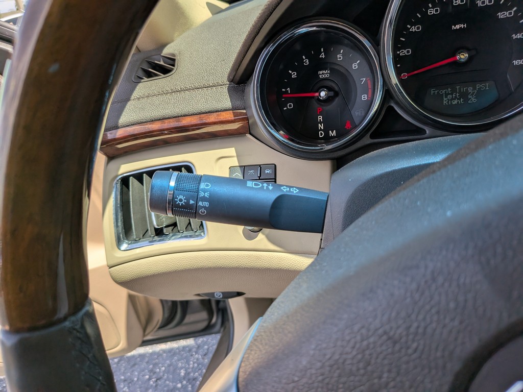 Cadillac CTS Sedan Vehicle Full-screen Gallery Image 27