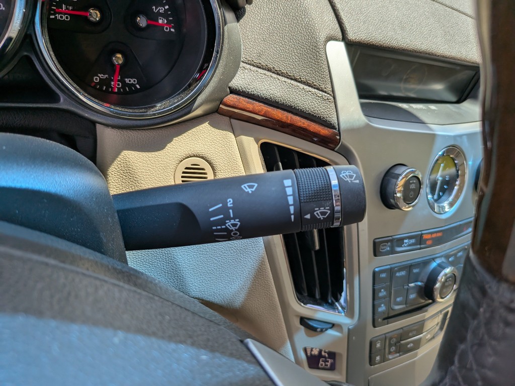 Cadillac CTS Sedan Vehicle Full-screen Gallery Image 28