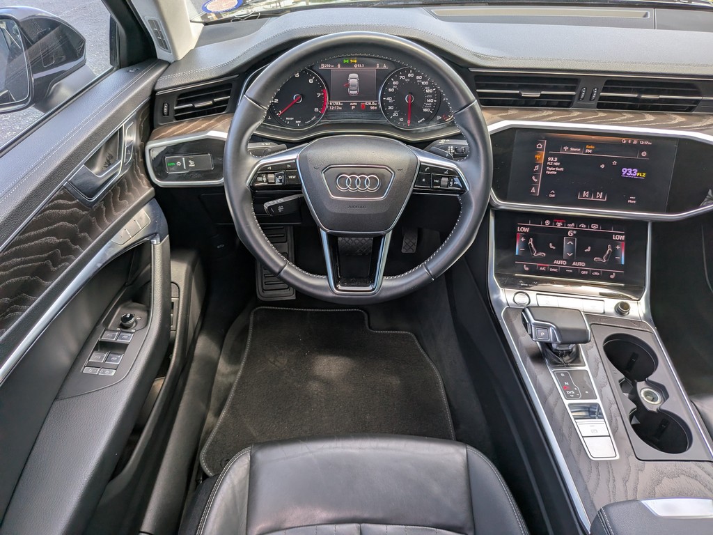 Audi A6 Vehicle Full-screen Gallery Image 14
