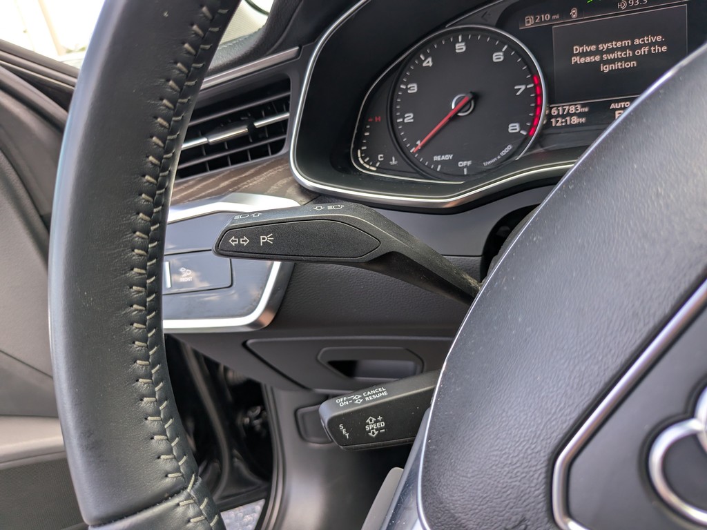 Audi A6 Vehicle Full-screen Gallery Image 31