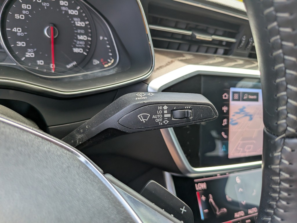 Audi A6 Vehicle Full-screen Gallery Image 32