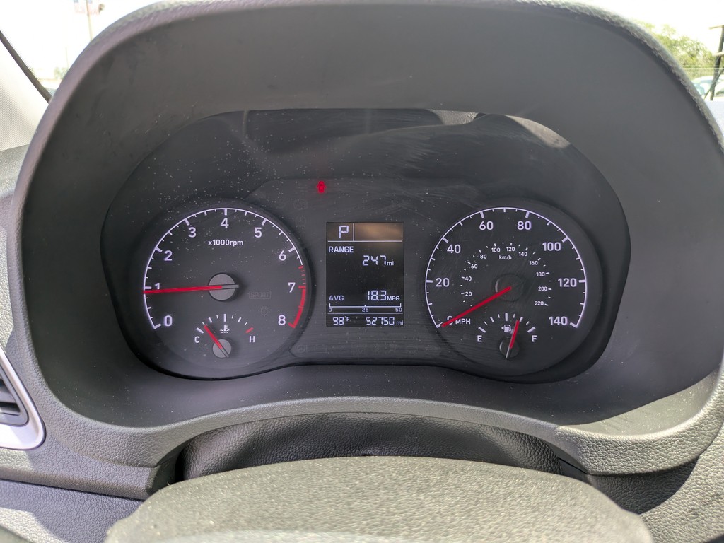 Hyundai Accent Vehicle Full-screen Gallery Image 29