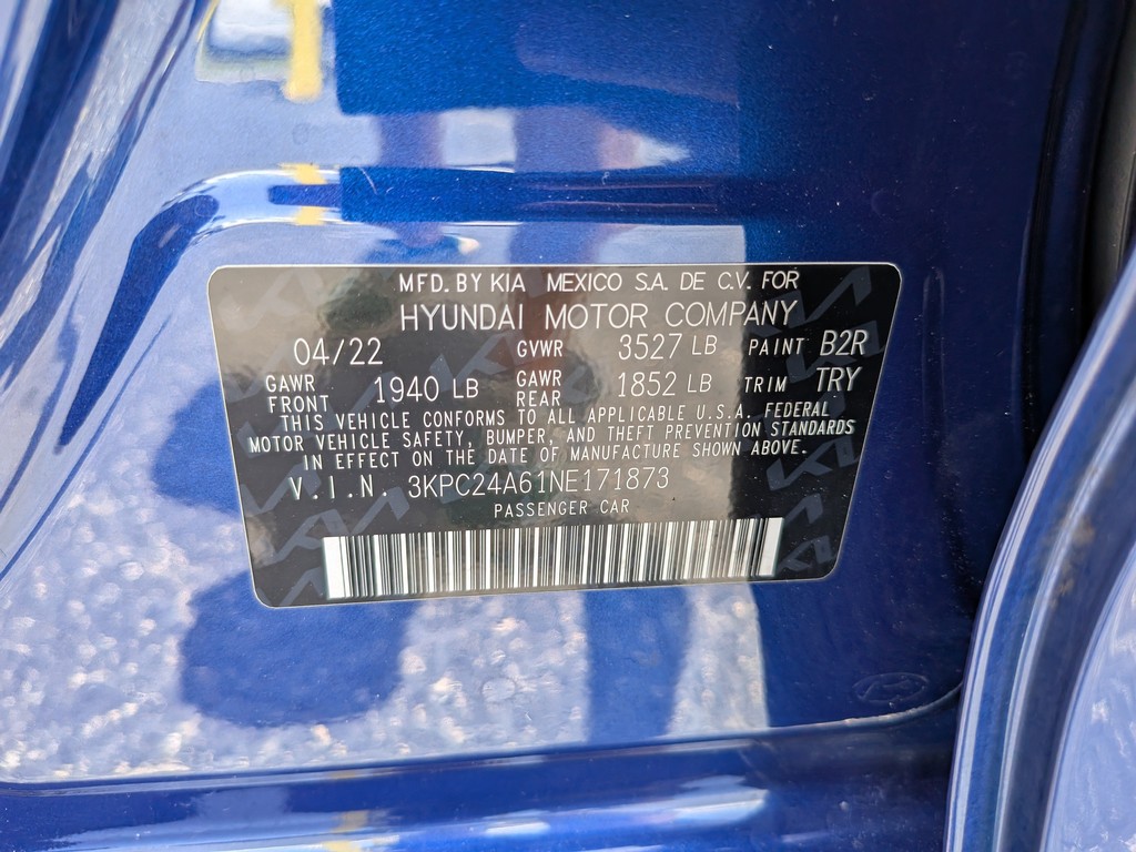 Hyundai Accent Vehicle Full-screen Gallery Image 31
