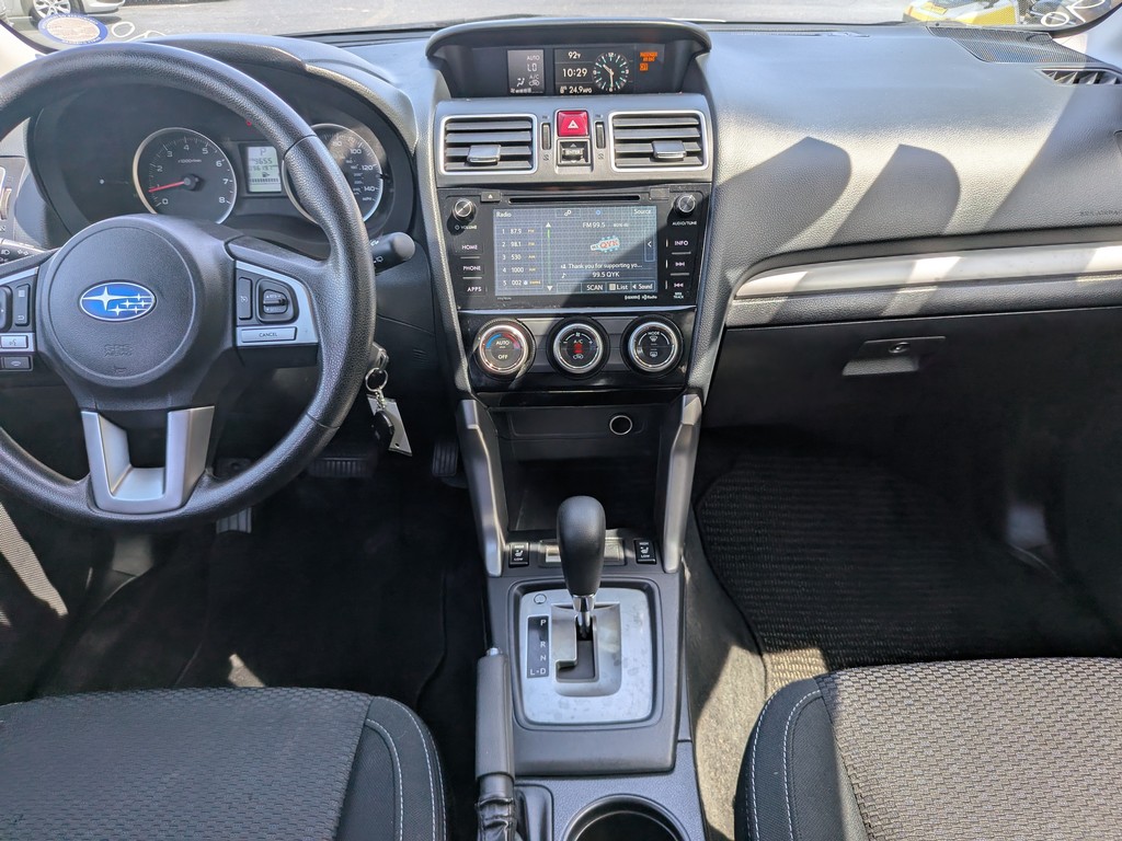 Subaru Forester Vehicle Full-screen Gallery Image 14