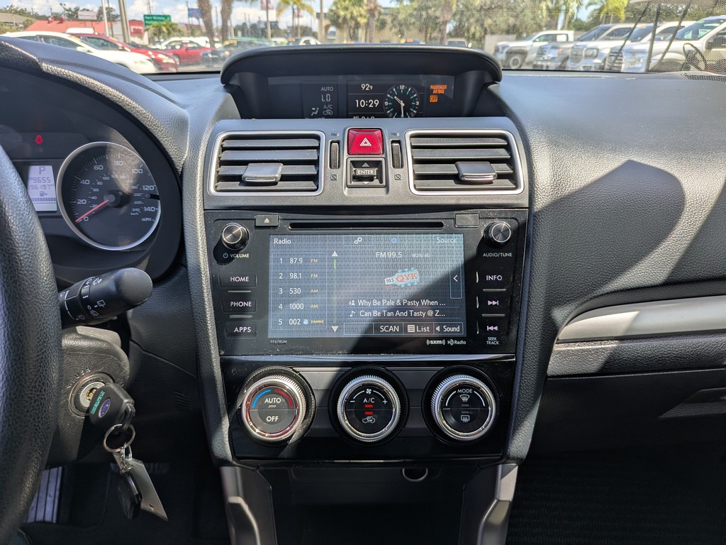 Subaru Forester Vehicle Full-screen Gallery Image 20
