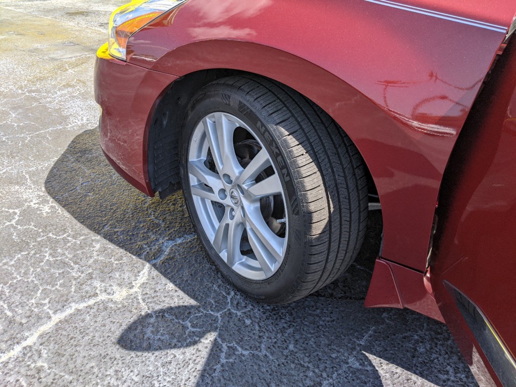 Nissan Altima Vehicle Full-screen Gallery Image 31