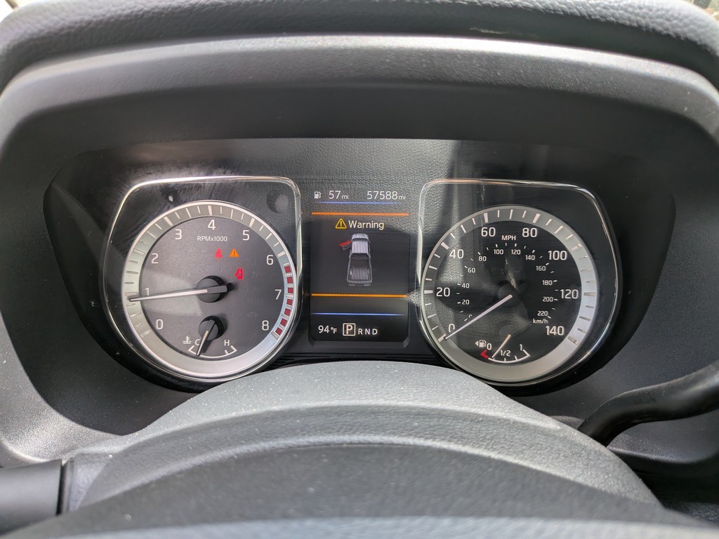 Nissan Titan Vehicle Full-screen Gallery Image 26