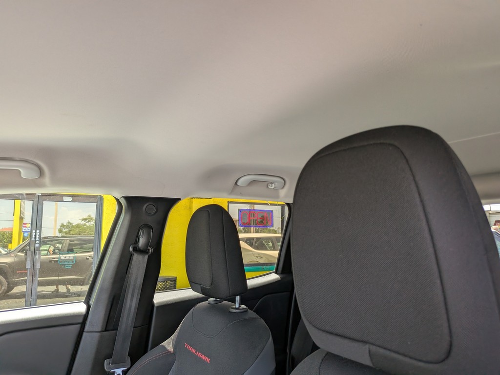 Jeep Renegade Vehicle Full-screen Gallery Image 20