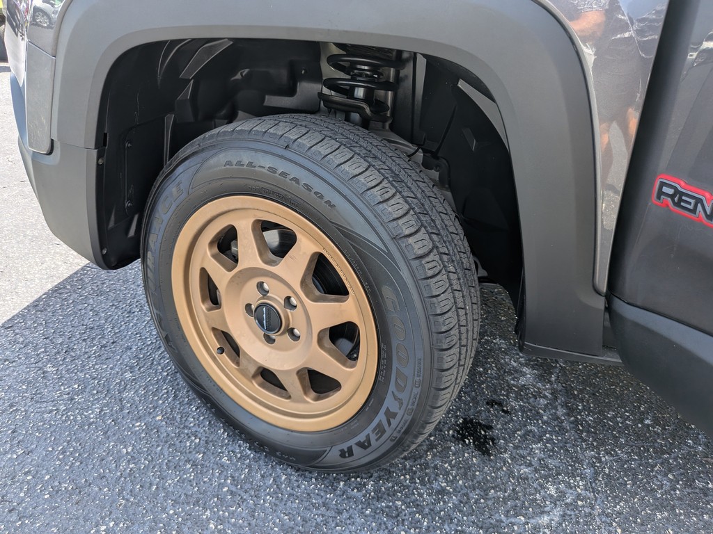 Jeep Renegade Vehicle Full-screen Gallery Image 34
