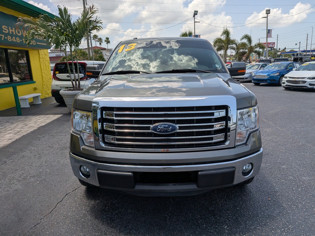 Ford F-150 Vehicle Full-screen Gallery Image 05