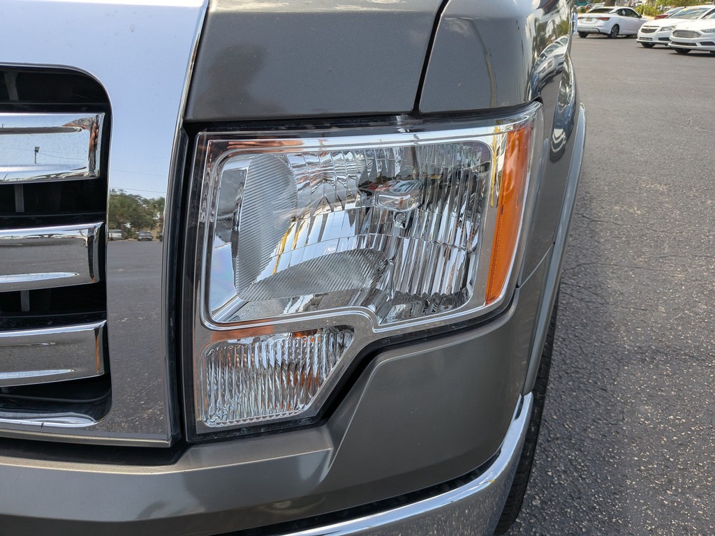 Ford F-150 Vehicle Full-screen Gallery Image 06