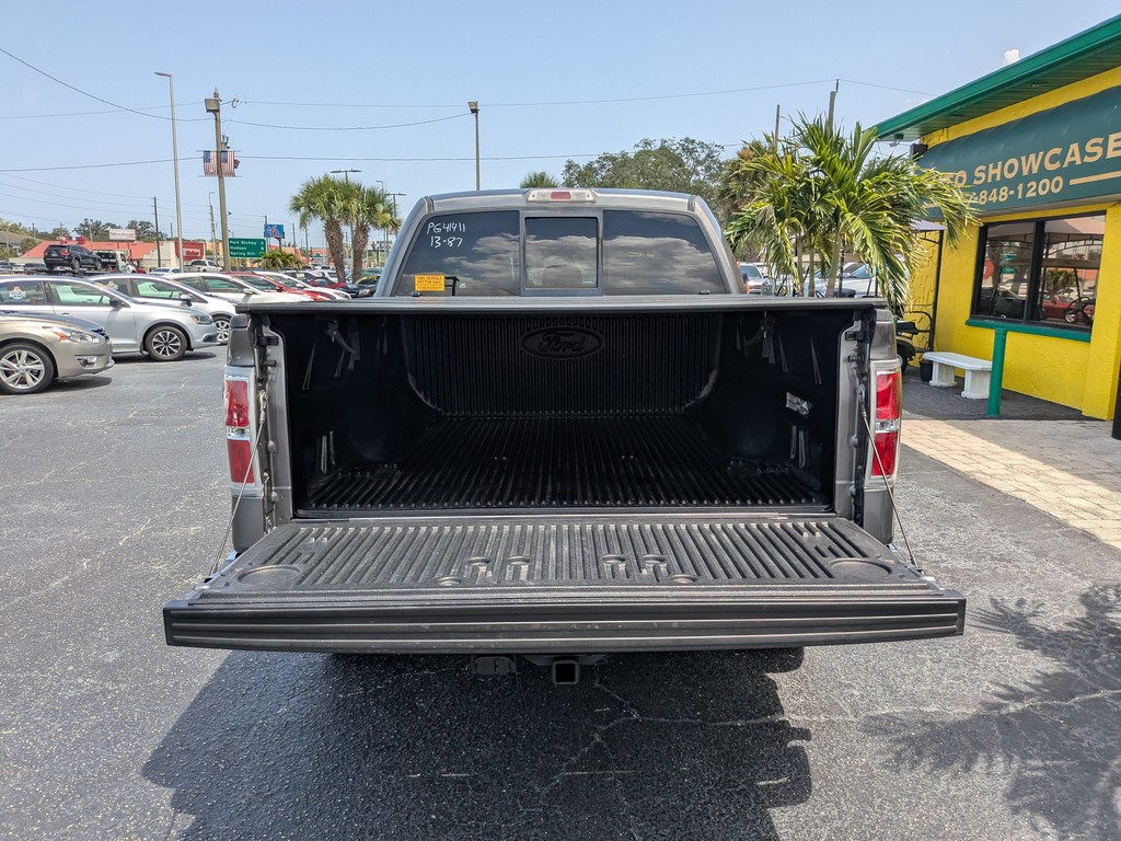 Ford F-150 Vehicle Full-screen Gallery Image 08
