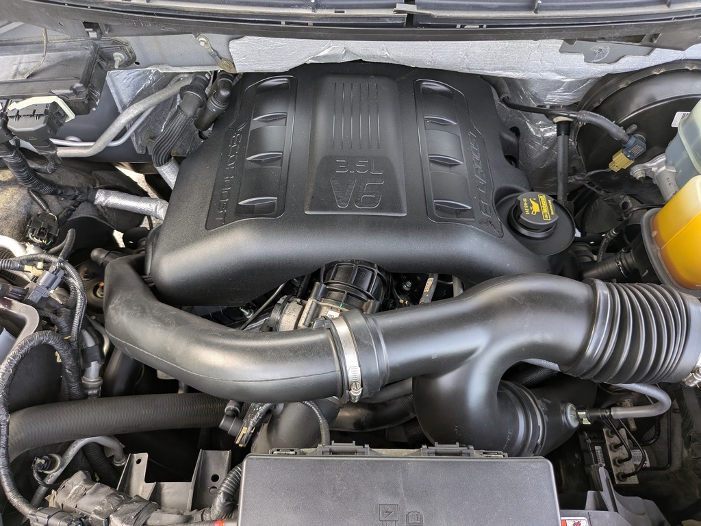 Ford F-150 Vehicle Full-screen Gallery Image 09