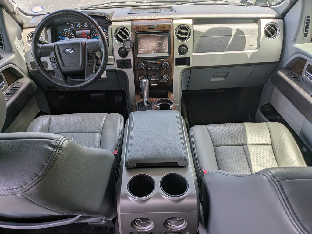 Ford F-150 Vehicle Full-screen Gallery Image 12