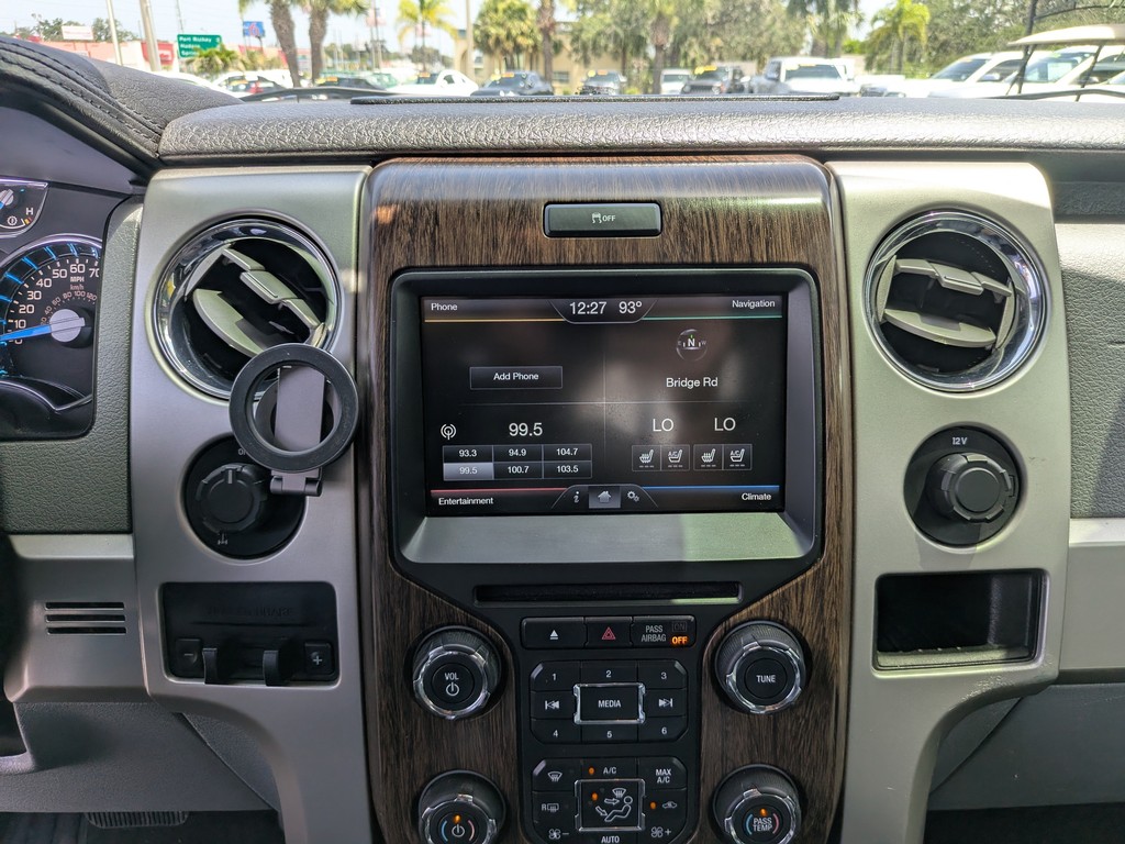 Ford F-150 Vehicle Full-screen Gallery Image 21