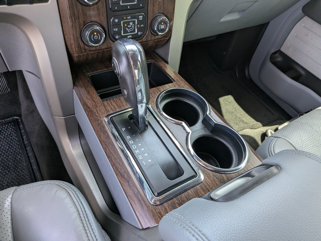 Ford F-150 Vehicle Full-screen Gallery Image 25