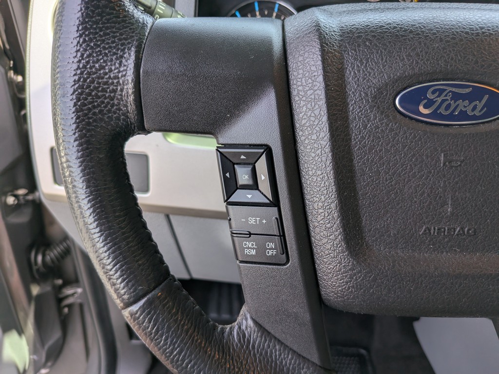Ford F-150 Vehicle Full-screen Gallery Image 28