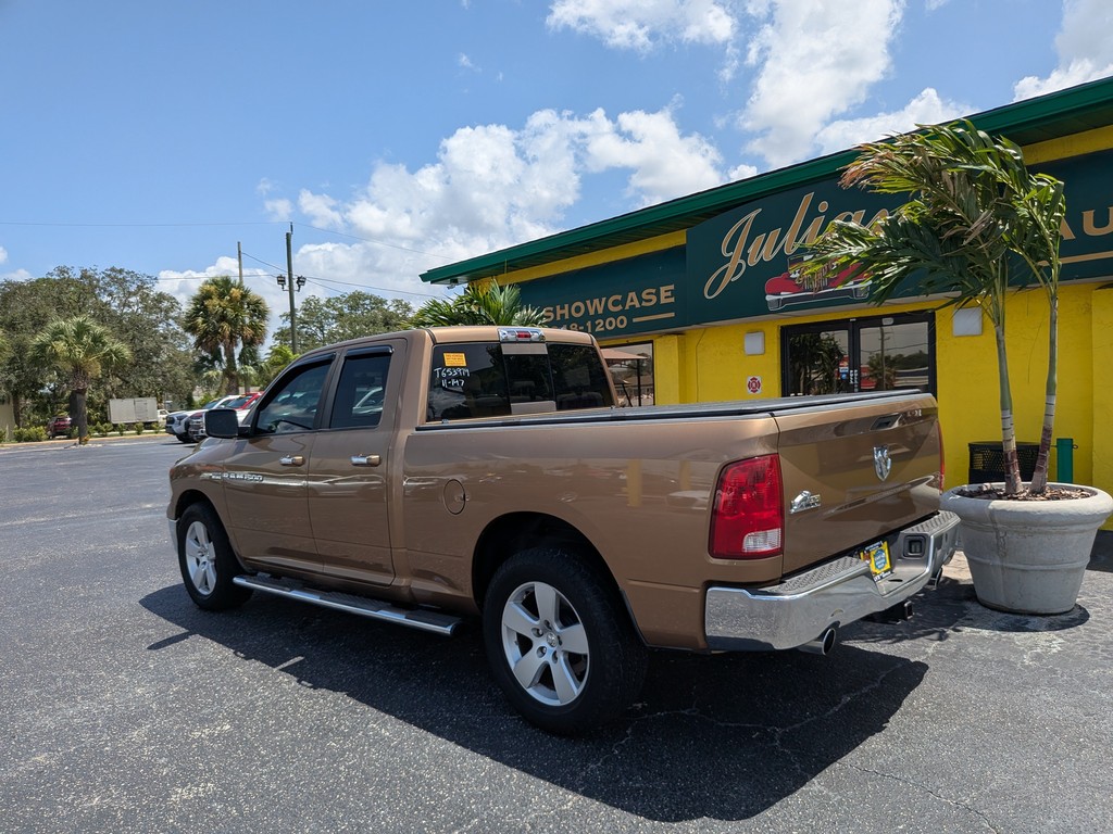 Ram 1500 Vehicle Full-screen Gallery Image 03