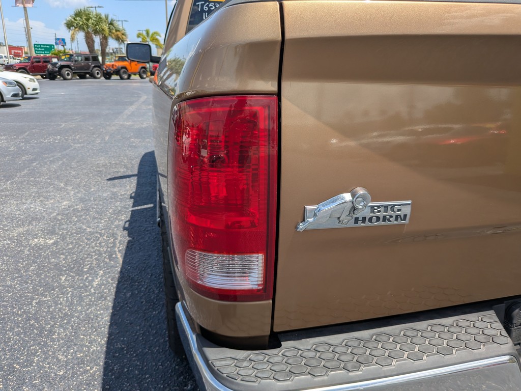 Ram 1500 Vehicle Full-screen Gallery Image 09