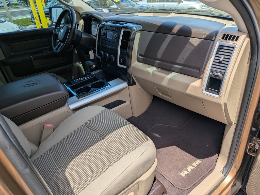 Ram 1500 Vehicle Full-screen Gallery Image 11