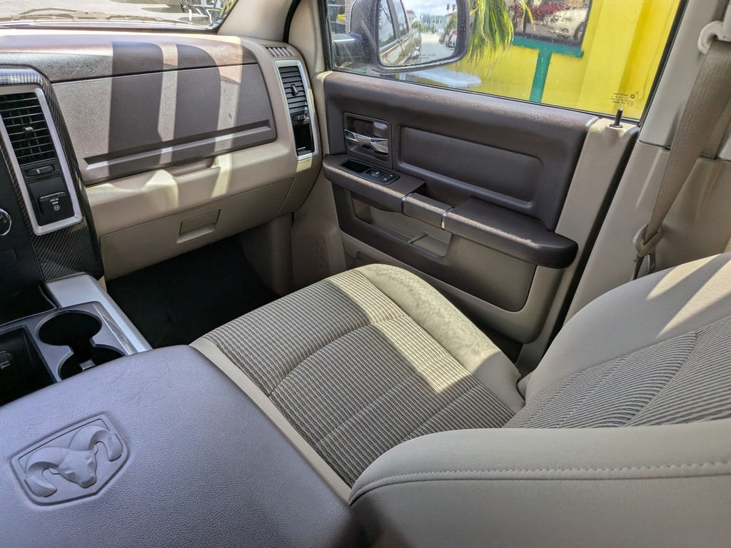Ram 1500 Vehicle Full-screen Gallery Image 15