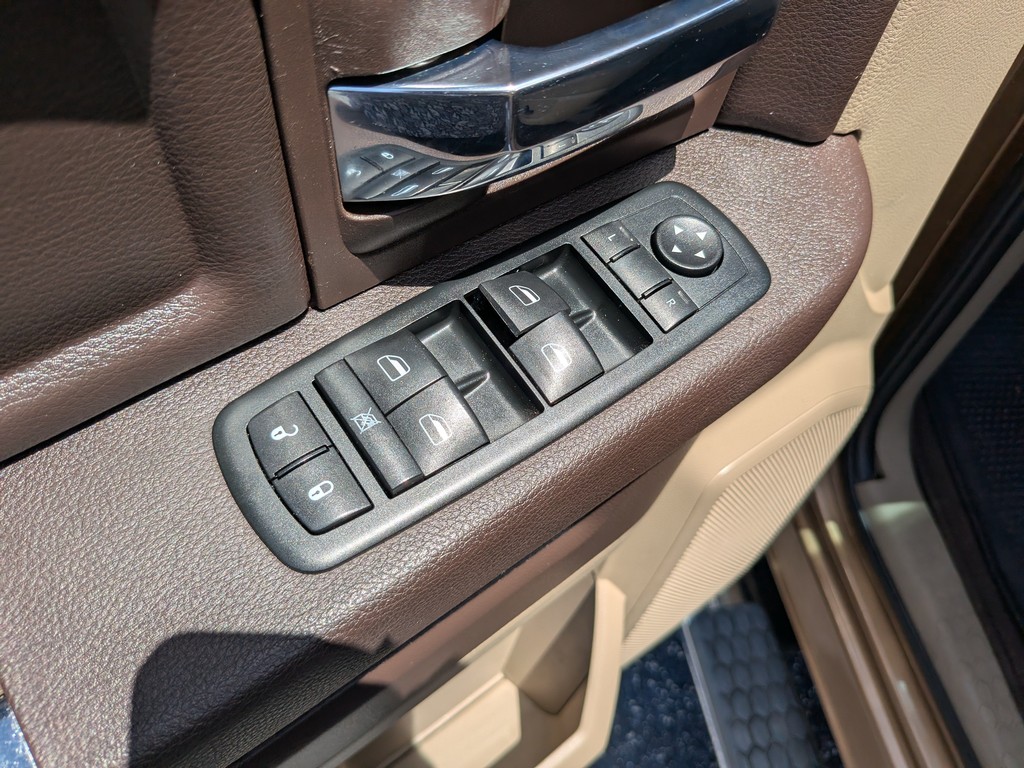 Ram 1500 Vehicle Full-screen Gallery Image 17