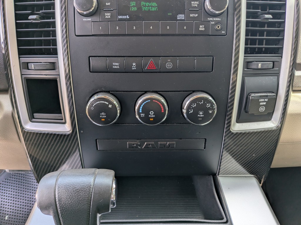 Ram 1500 Vehicle Full-screen Gallery Image 21