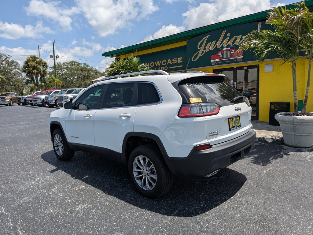 Jeep Cherokee Vehicle Full-screen Gallery Image 03