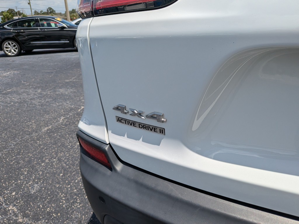 Jeep Cherokee Vehicle Full-screen Gallery Image 09