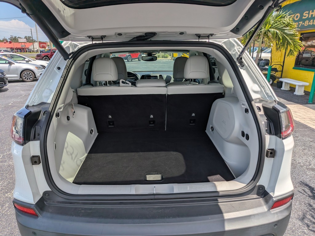 Jeep Cherokee Vehicle Full-screen Gallery Image 10