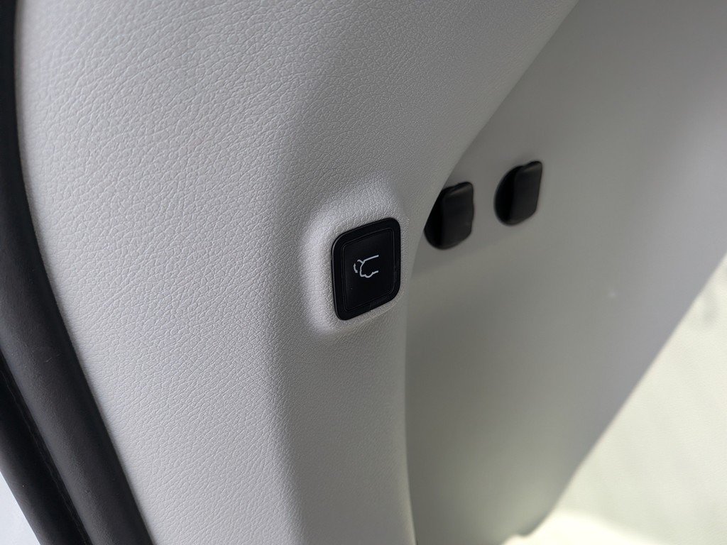 Jeep Cherokee Vehicle Full-screen Gallery Image 11