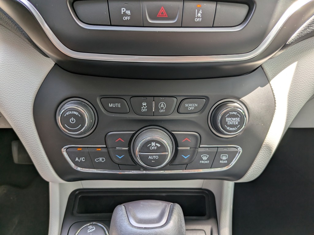 Jeep Cherokee Vehicle Full-screen Gallery Image 23