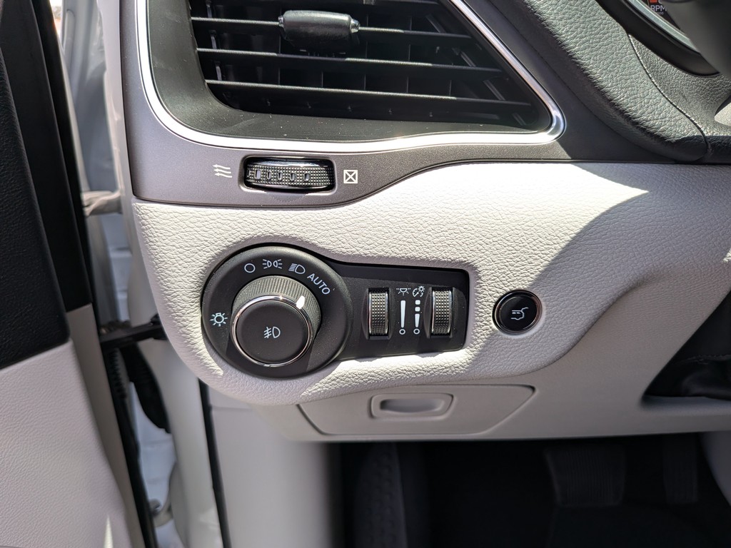 Jeep Cherokee Vehicle Full-screen Gallery Image 26