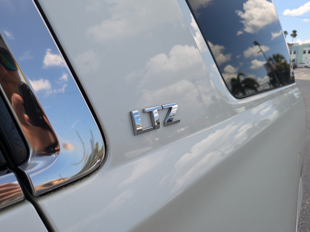 Chevrolet Tahoe Vehicle Full-screen Gallery Image 07