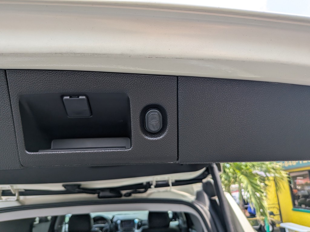 Chevrolet Tahoe Vehicle Full-screen Gallery Image 11