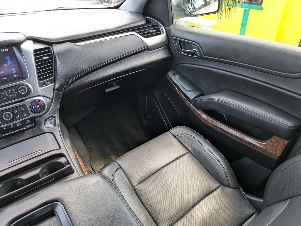 Chevrolet Tahoe Vehicle Full-screen Gallery Image 16