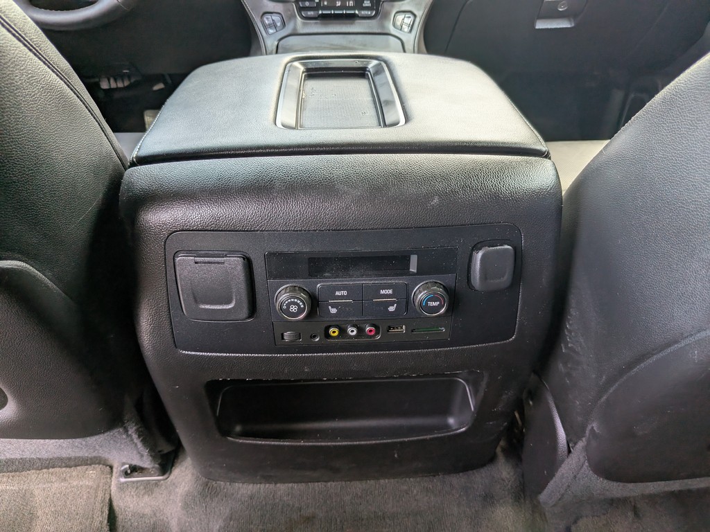 Chevrolet Tahoe Vehicle Full-screen Gallery Image 18