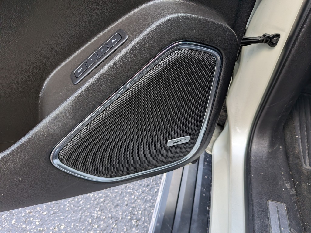 Chevrolet Tahoe Vehicle Full-screen Gallery Image 23